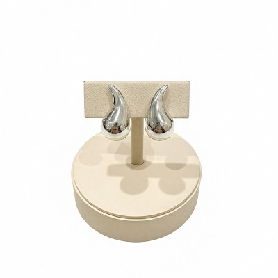 Parlak Akışkan Stud Küpe